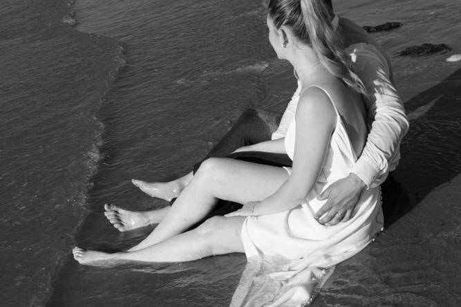 Séance de couple à la plage