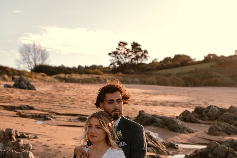 Portrait des mariés à la plage