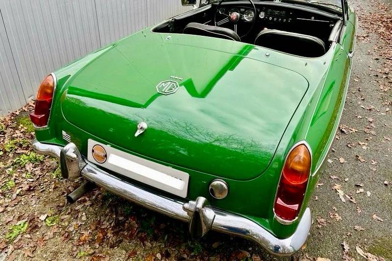 MGB cabriolet verte