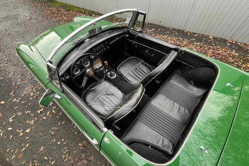 MGB verte intérieur