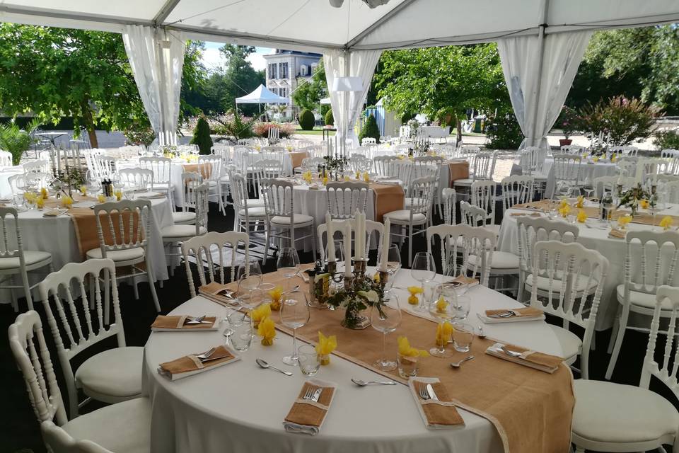 Dîner ouvert sur le parc