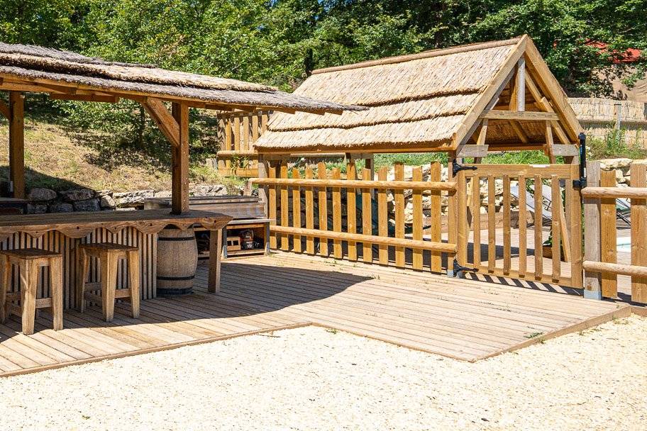 Bar paillotte + barbecue