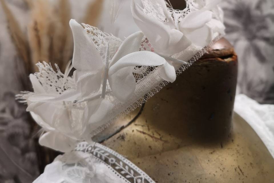 Couronne dentelle et papillonl