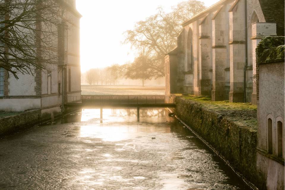 Château Fairytale Moat & View