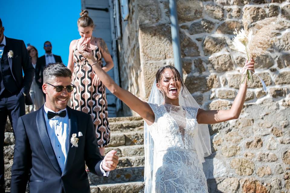 Une mariée heureuse