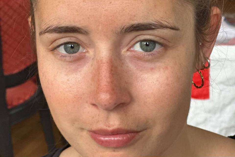 Maquillage naturel invitée
