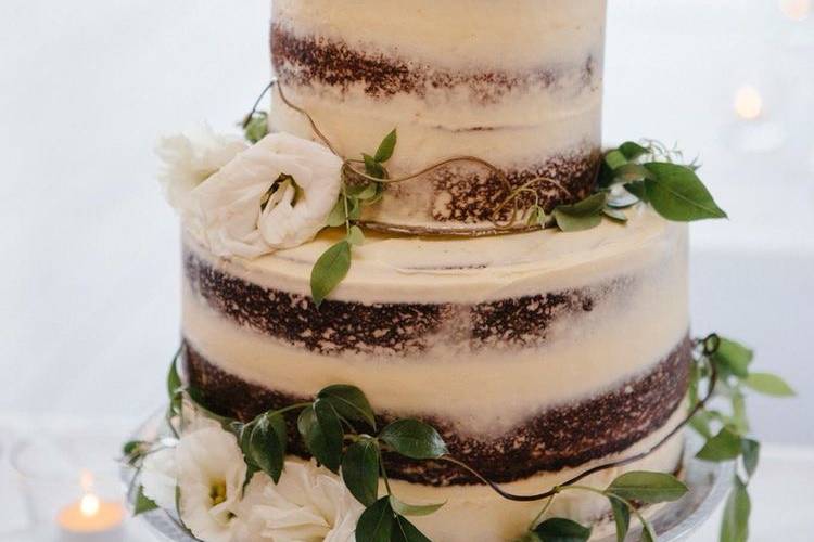 Gâteau roses blanches