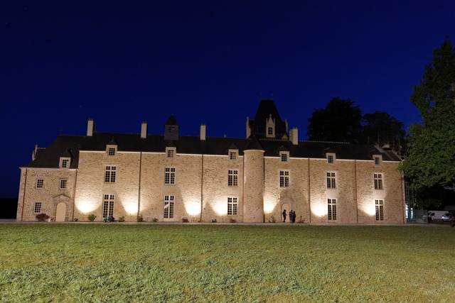 Le chateau éclairé de nuit