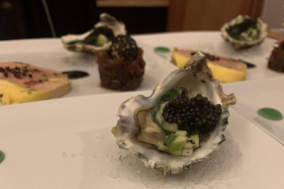 Foie gras et huitres au caviar