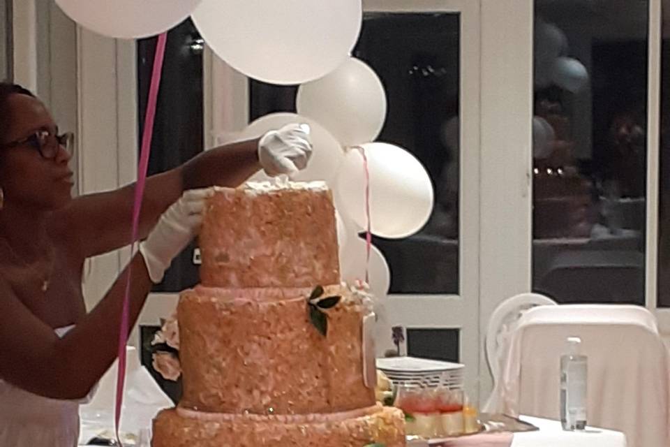 Wedding cake Gold