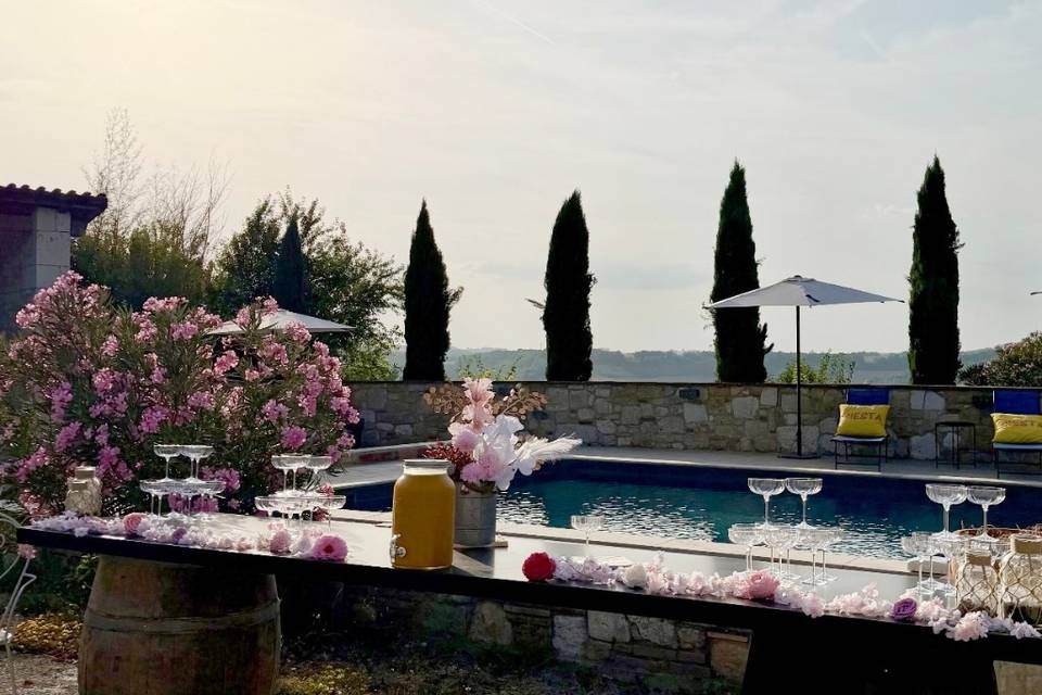 Cocktail au bord de la piscine