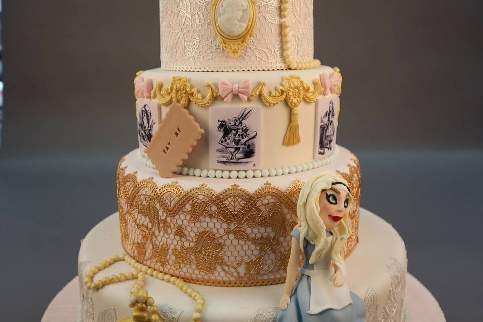 Alice by Crazy Cake