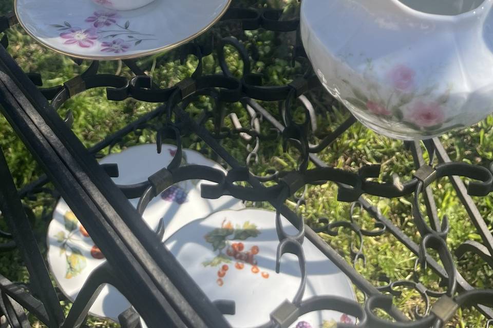 De la vaisselle à fleurs