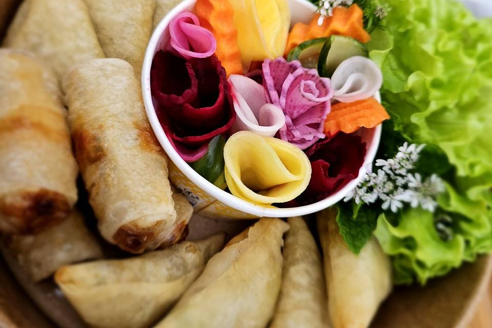 Nêms, samoussas et pickles