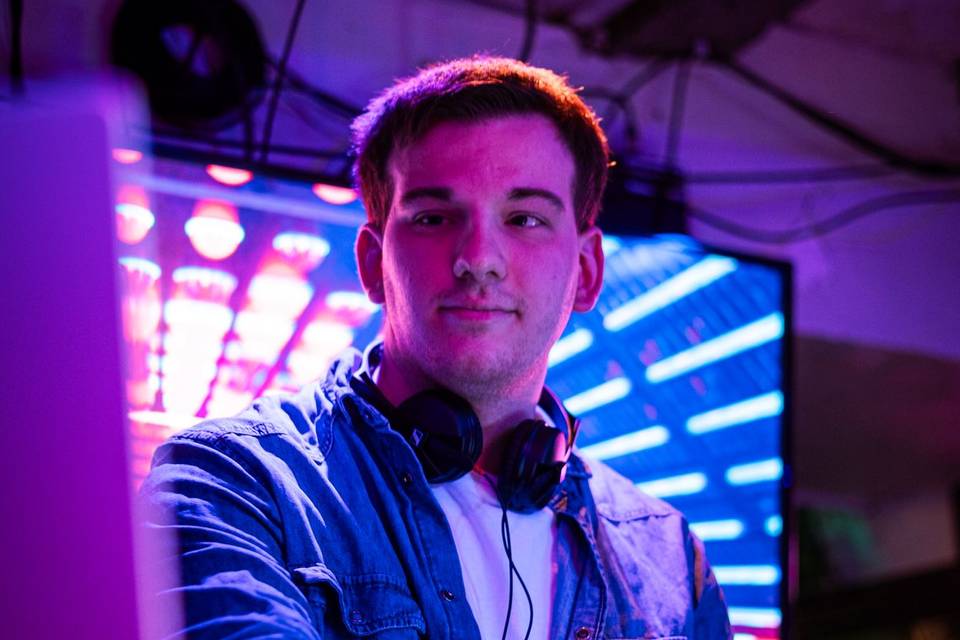 DJ Thomas