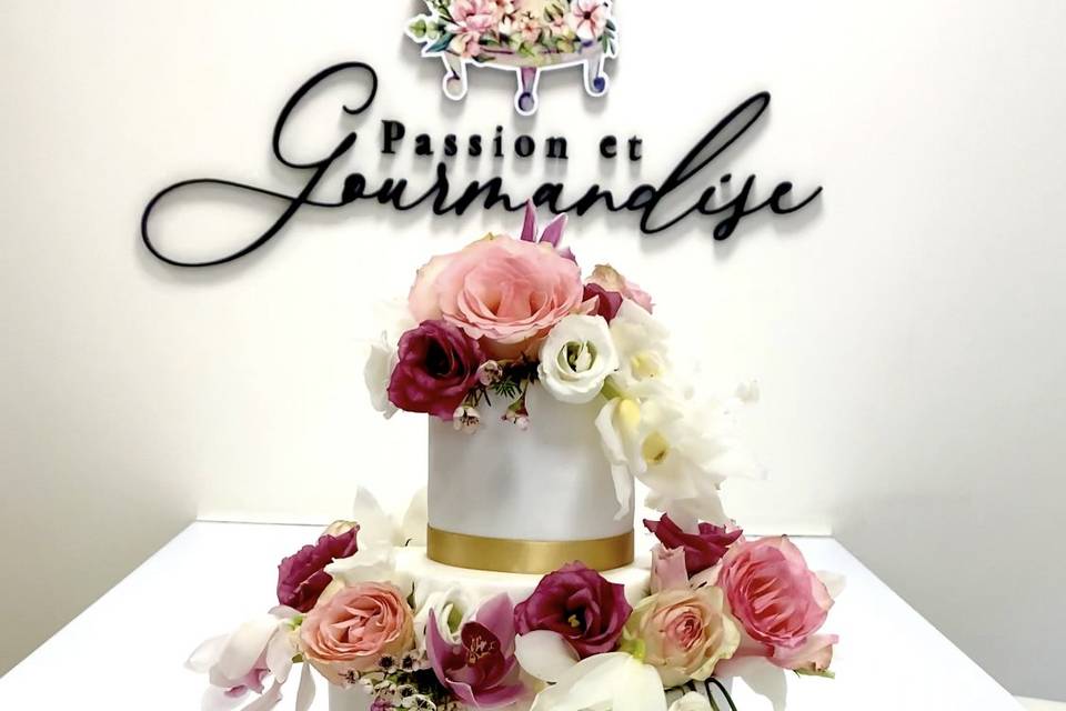 Wedding cake fleurie