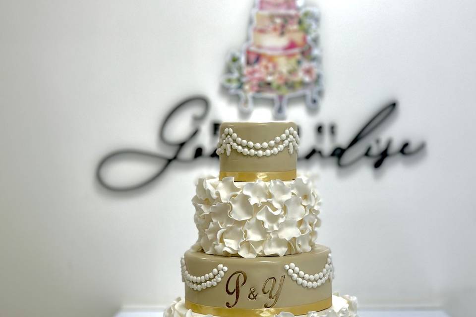 Wedding cake white