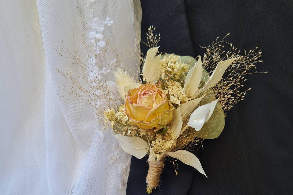 Boutonnière rose