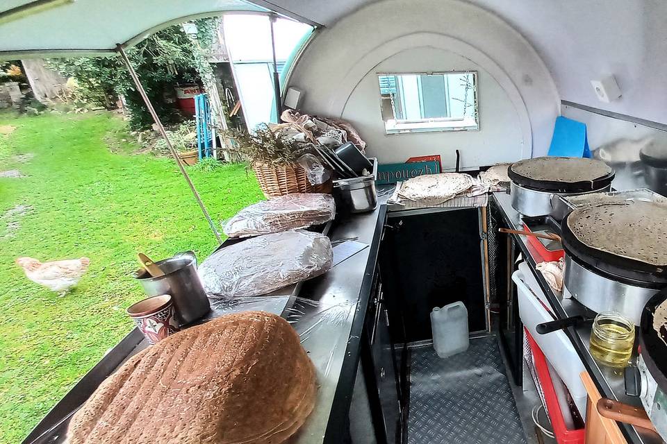 ..à l'intérieur de la roulotte