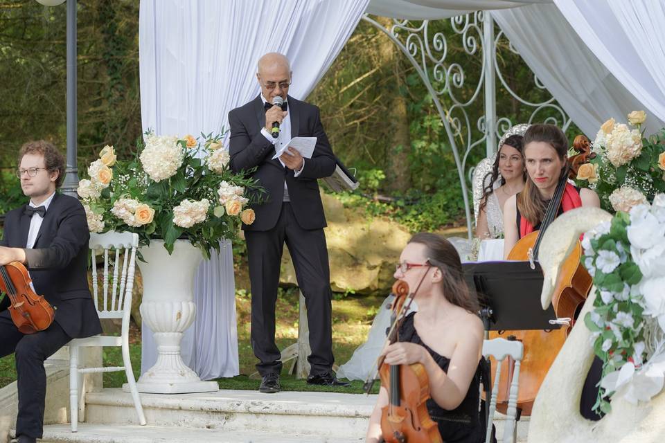 Violoniste pendant la cérémonie