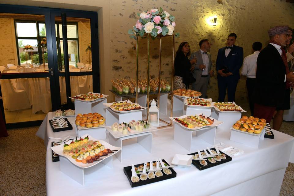 Invités au cocktail de mariage