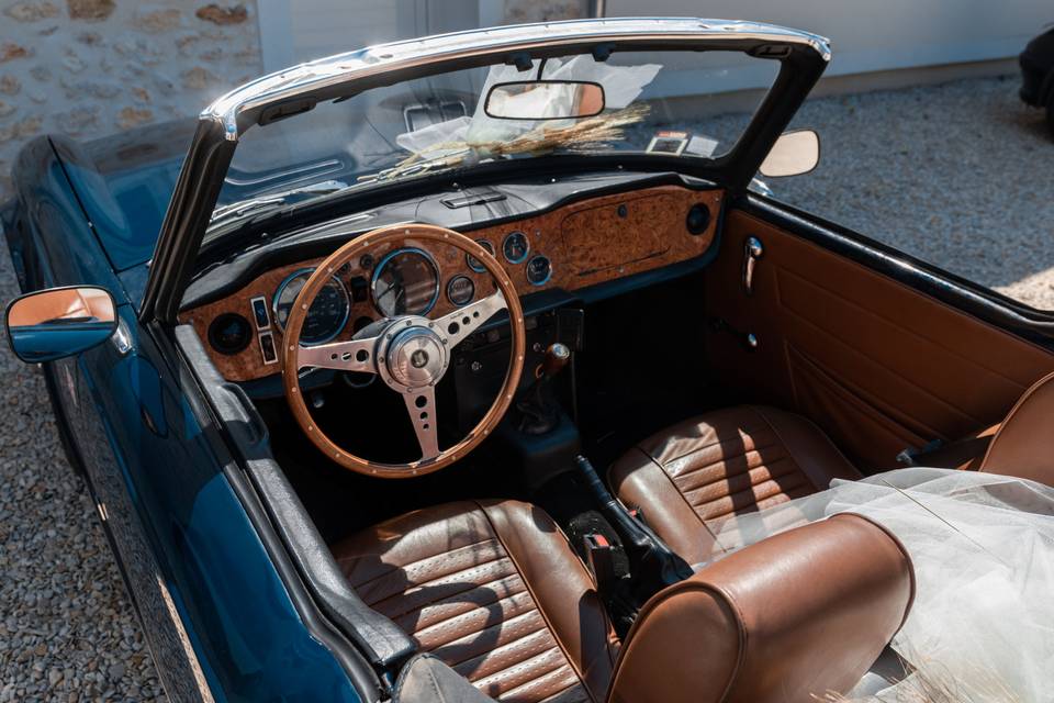 Volant vintage d'une voiture de mariage