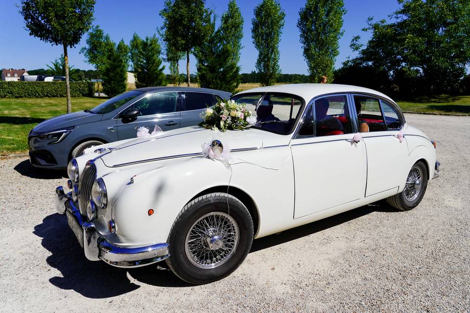 Voiture de mariage vintage noire