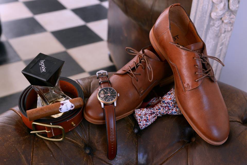 Accessoires du marié - chaussures et nœud papillon