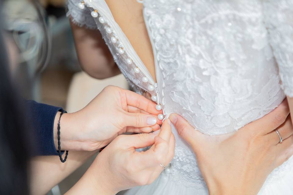 Détail de la dentelle de la manche - mariée