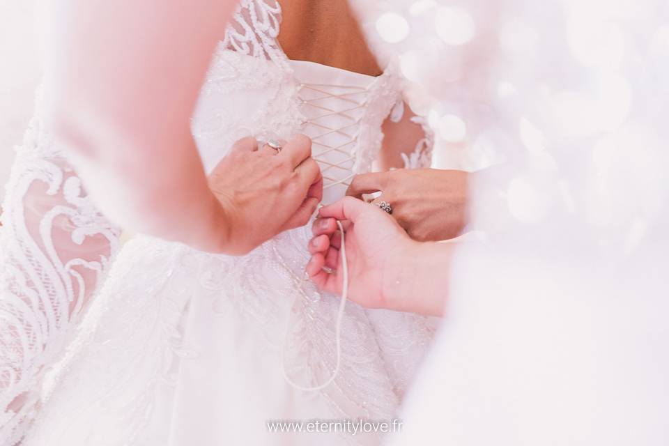 Détail de dentelle rose - accessoire de la mariée