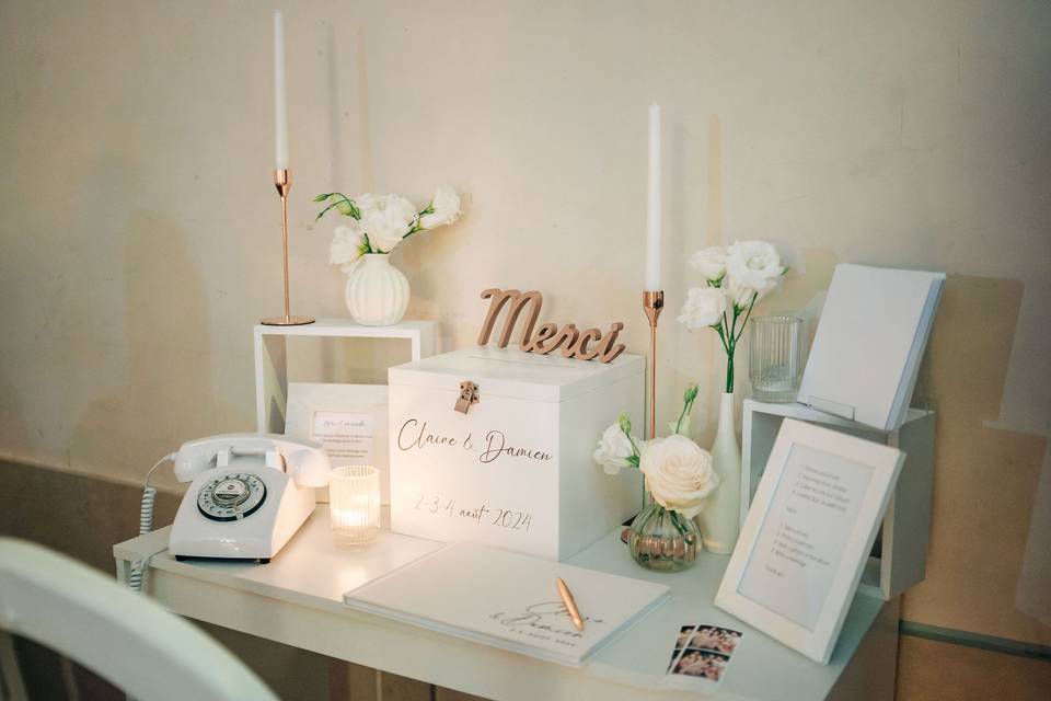 Espace urne et livre d'or