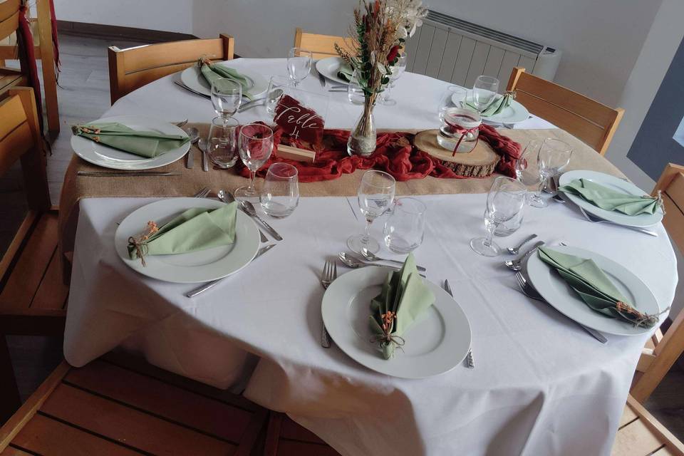 TABLE INVITE