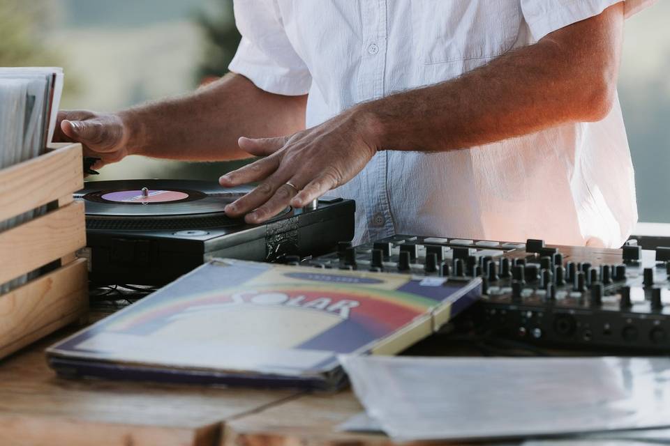 J- Events by Julien Cherrier