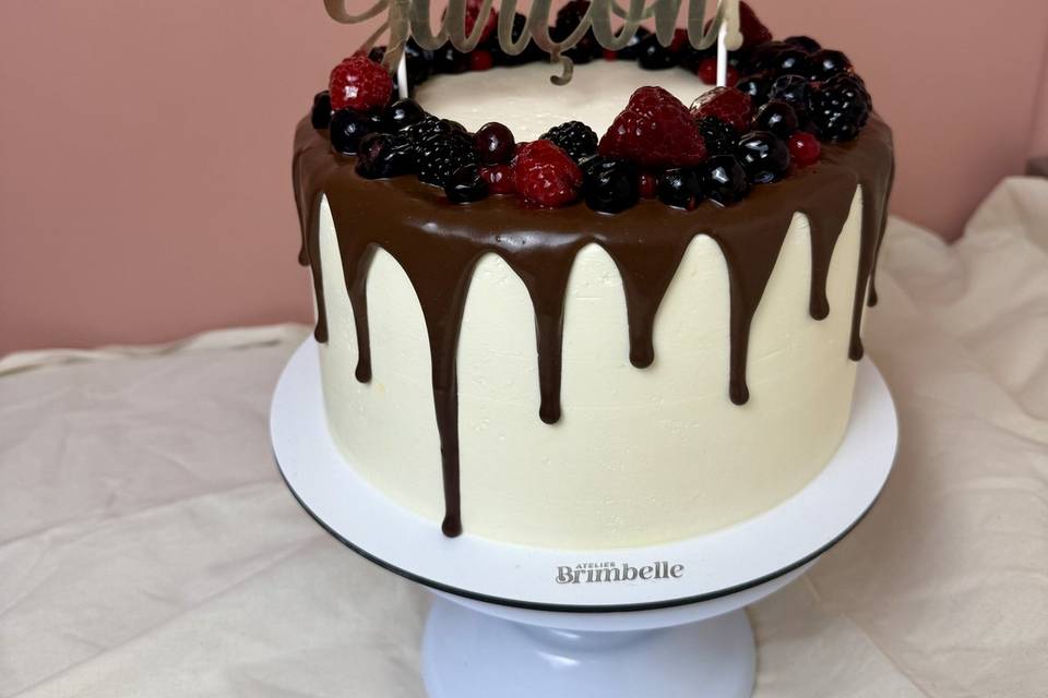 Layer cake drip chocolat