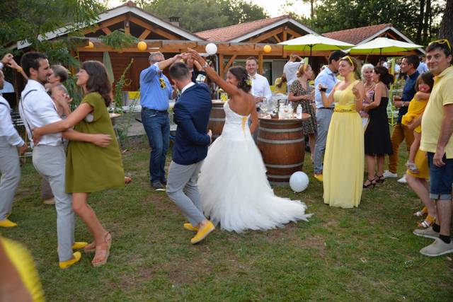 Danse pendant le vin d'honneur