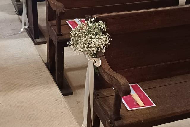Décoration de bancs d'église