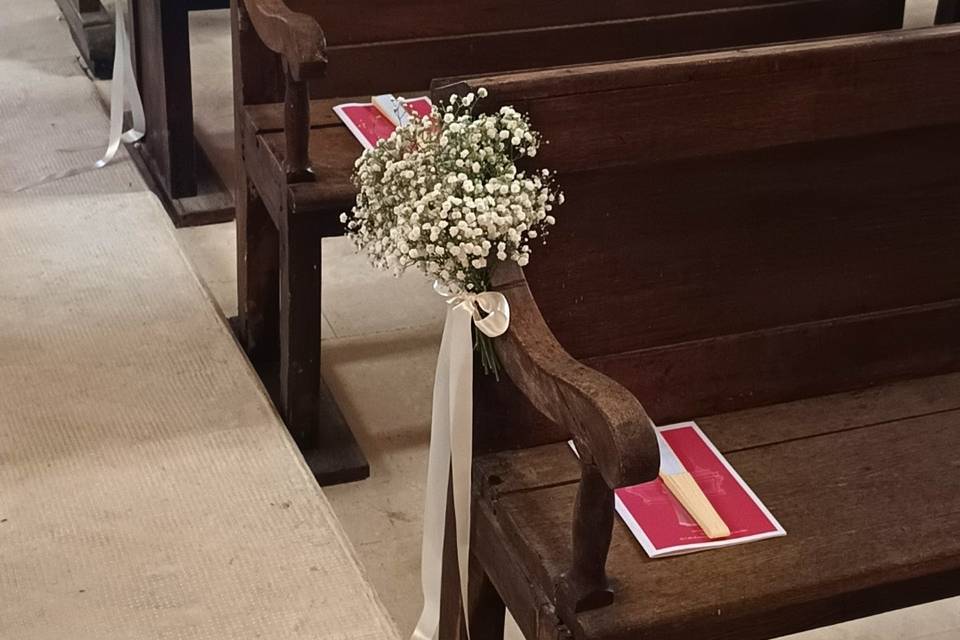 Décoration de bancs d'église