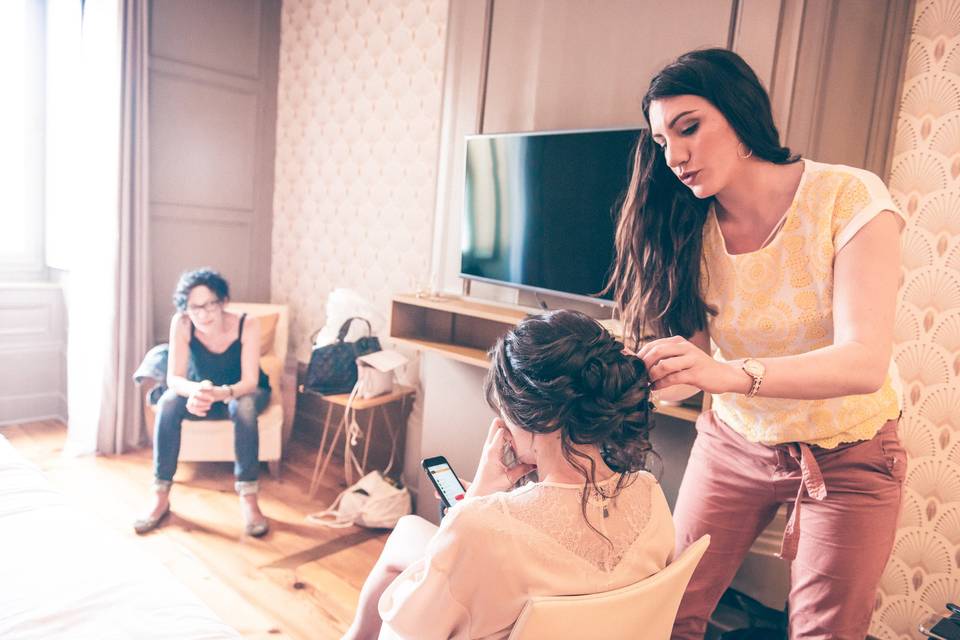 Coiffure mariée en contruction