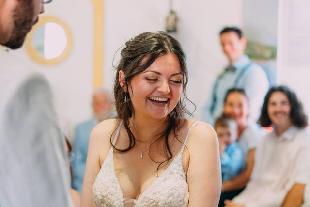 La mariée à la cérémoni laïque