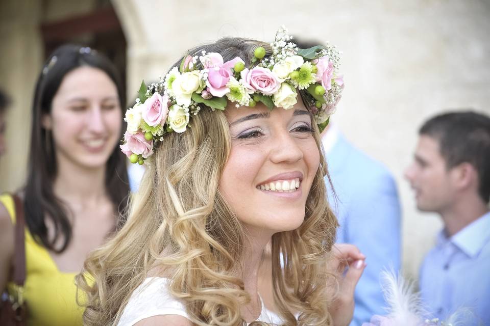 Mariée et courronne de fleur