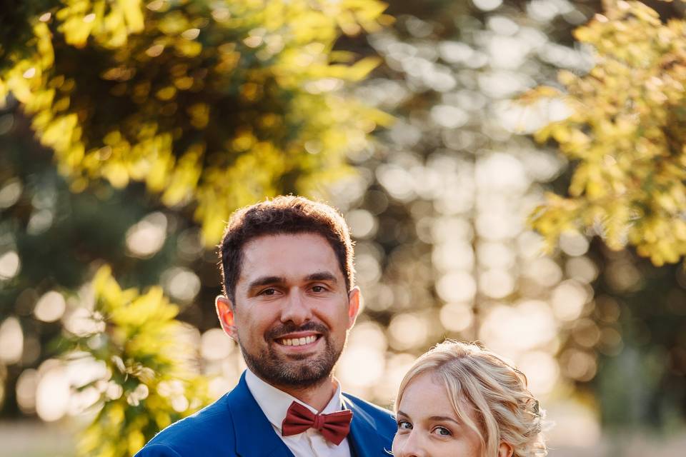 M & C