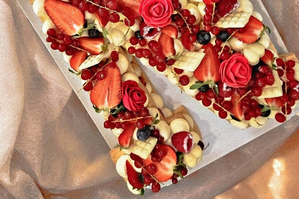 Letter cake Fruits rouges