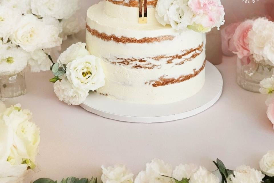 Naked cake fraisier