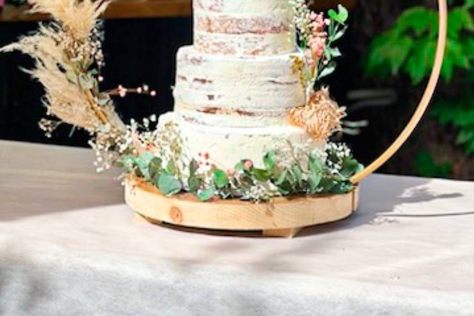 Naked cake