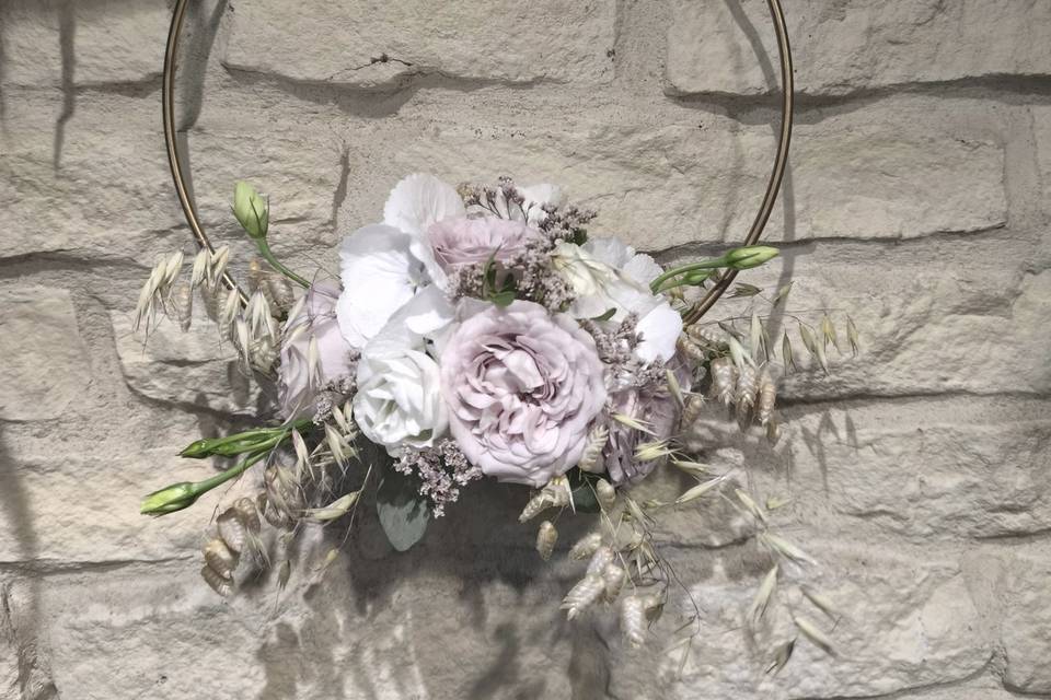 Bouquet de mariée sur structur