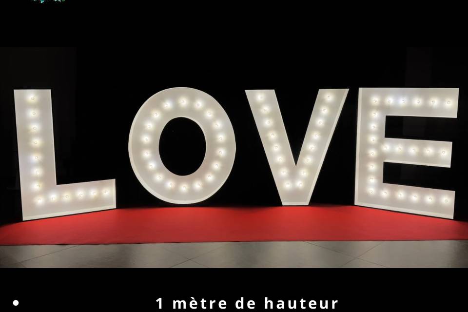 LOVE géant lumineux