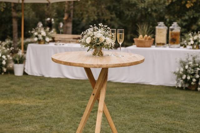 Tables mange-debout en bois