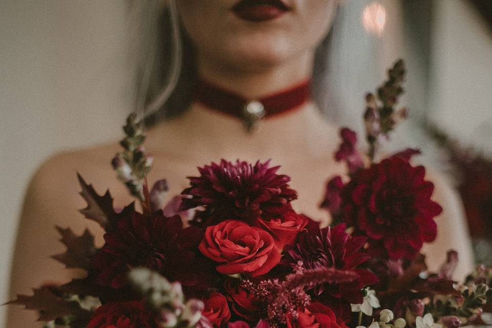 Bouquet mariage rouge profond