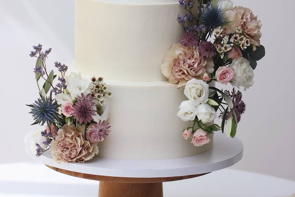 Floral wedding cake