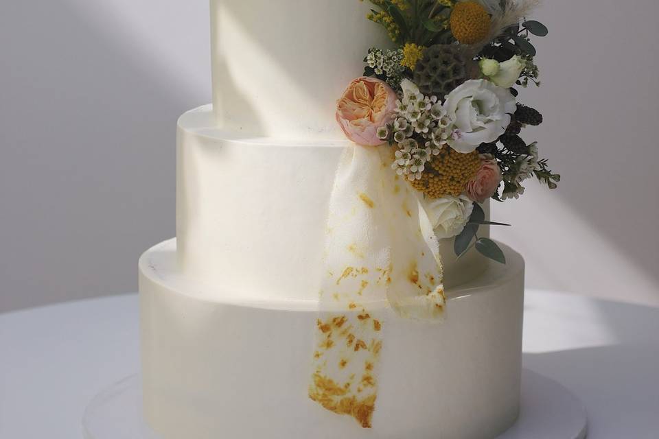 4 tiers wedding cake